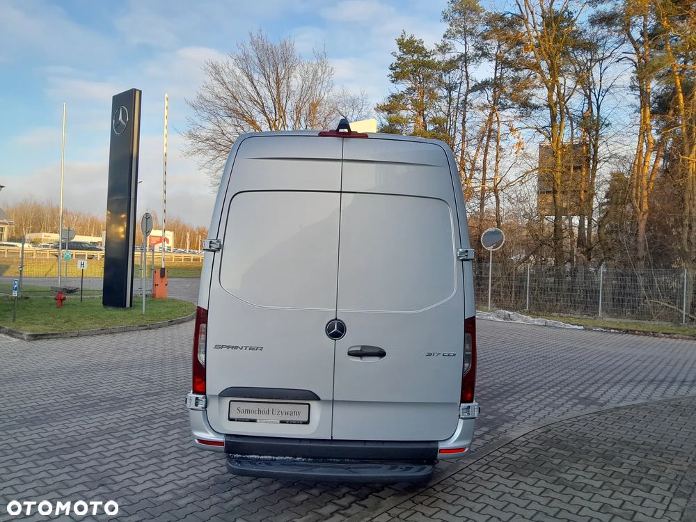 Mercedes-Benz Sprinter - 5