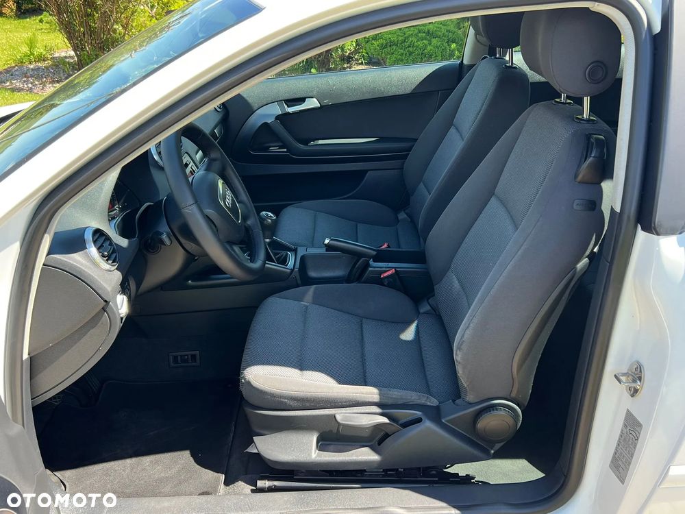 Audi A3 3-drzwiowe 1.6 Attraction - 12
