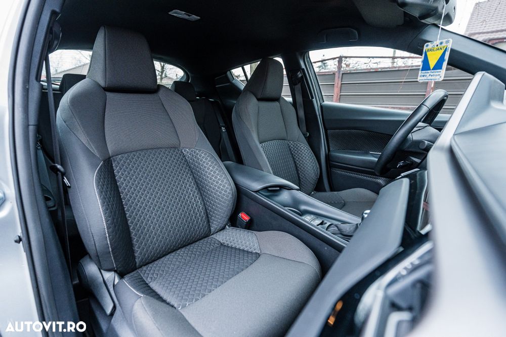 Toyota C-HR 1.8 HSD 4x2 CVT C-ult LED - 24
