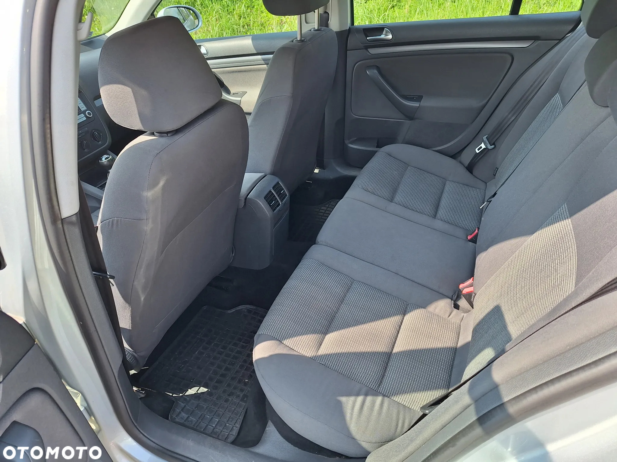 Volkswagen Golf - 8
