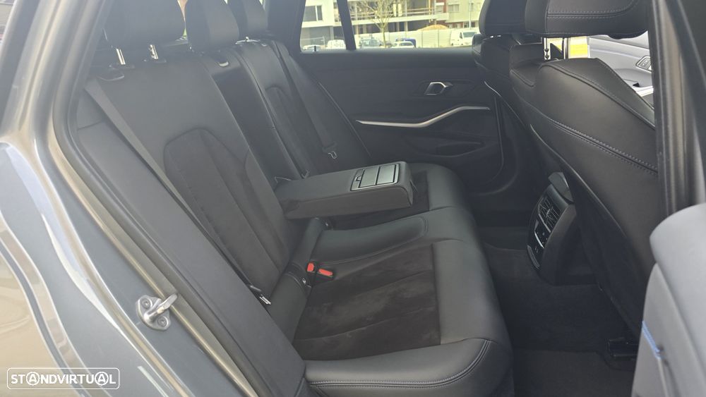 BMW 320 d Pack M Auto - 24