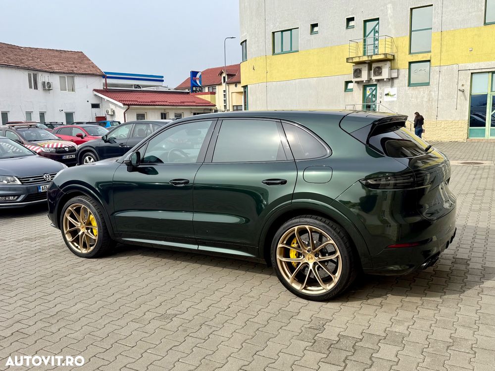 Porsche Cayenne Turbo - 3