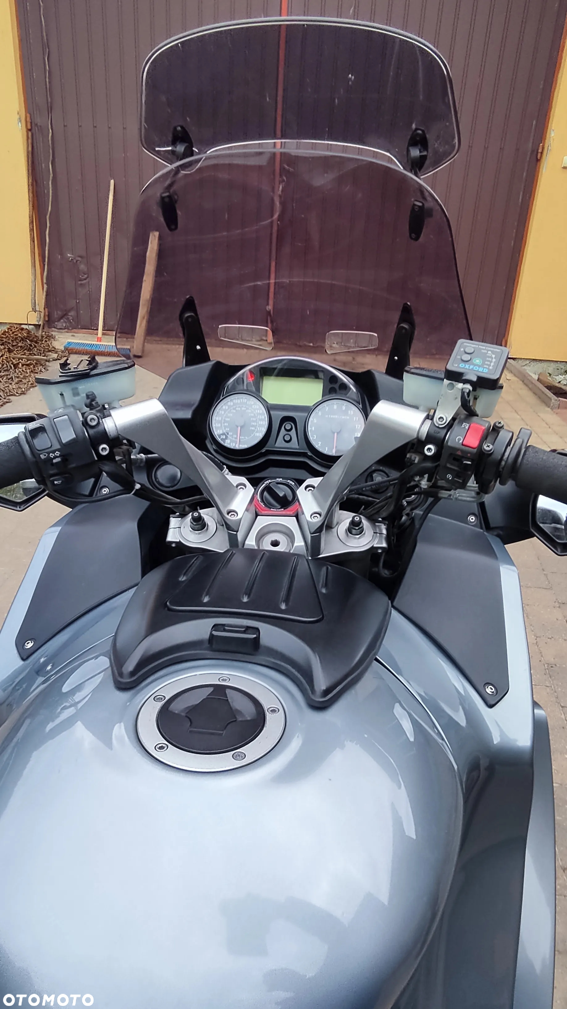 Kawasaki GTR - 9