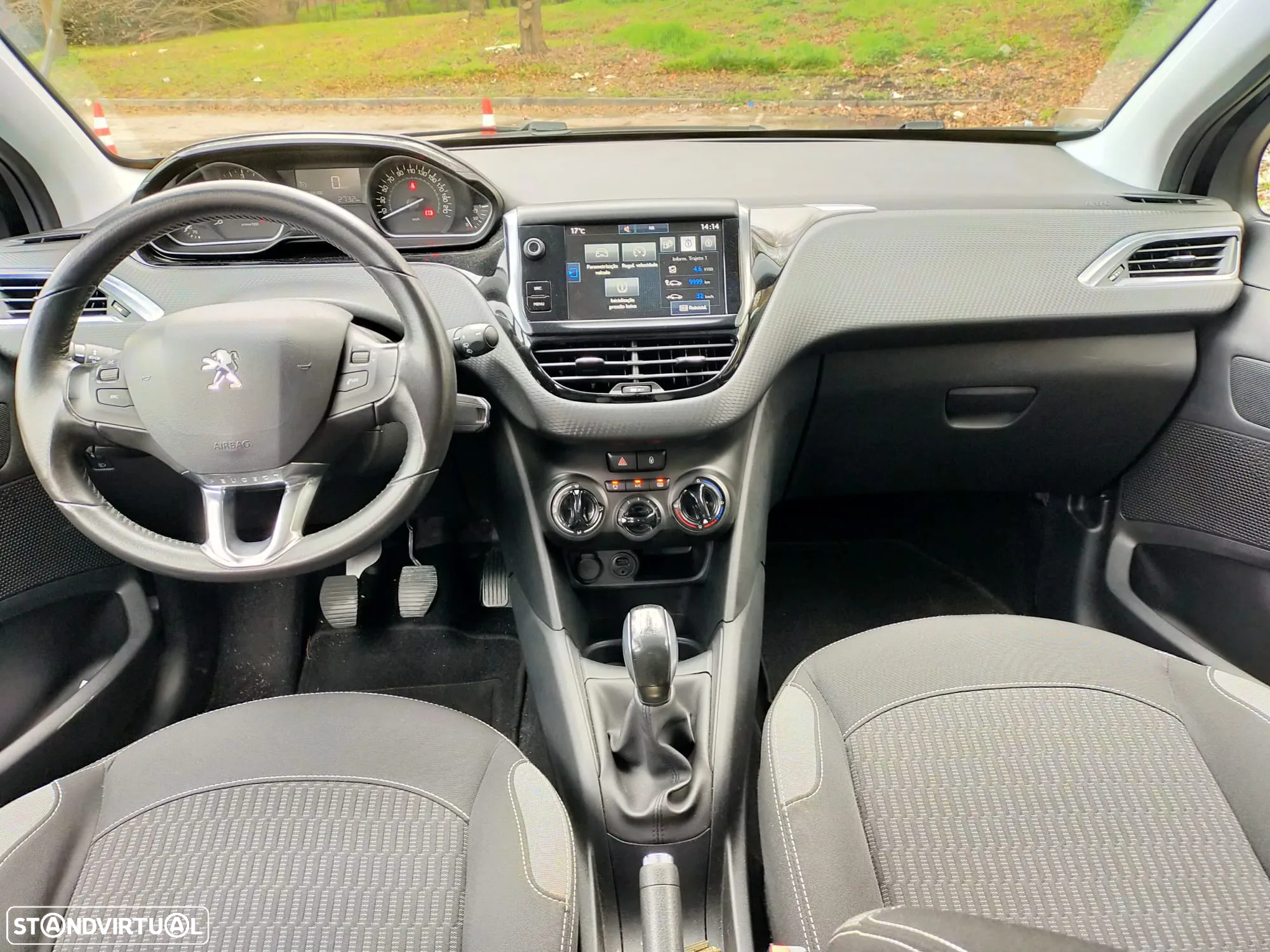 Peugeot 208 1.6 BlueHDi Style - 10