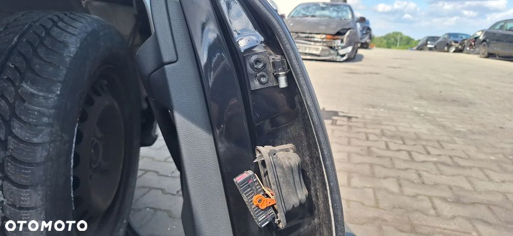 VW Golf VI HB Drzwi Tył Tylnie Lewe Kod Lakieru LC9X - 11