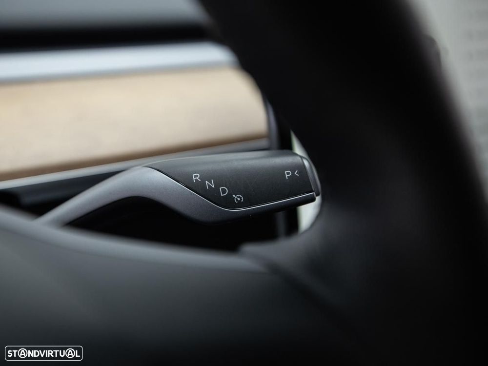 Tesla Model Y Long Range Tração Integral - 21