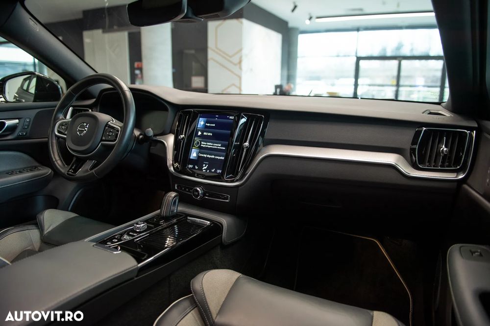 Volvo S60 T8 Recharge AWD Geartronic RDesign - 30