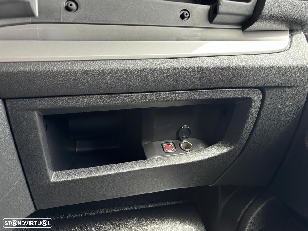 Peugeot e-Expert 75 kWh Semi-Vidrado Premium Long - 10