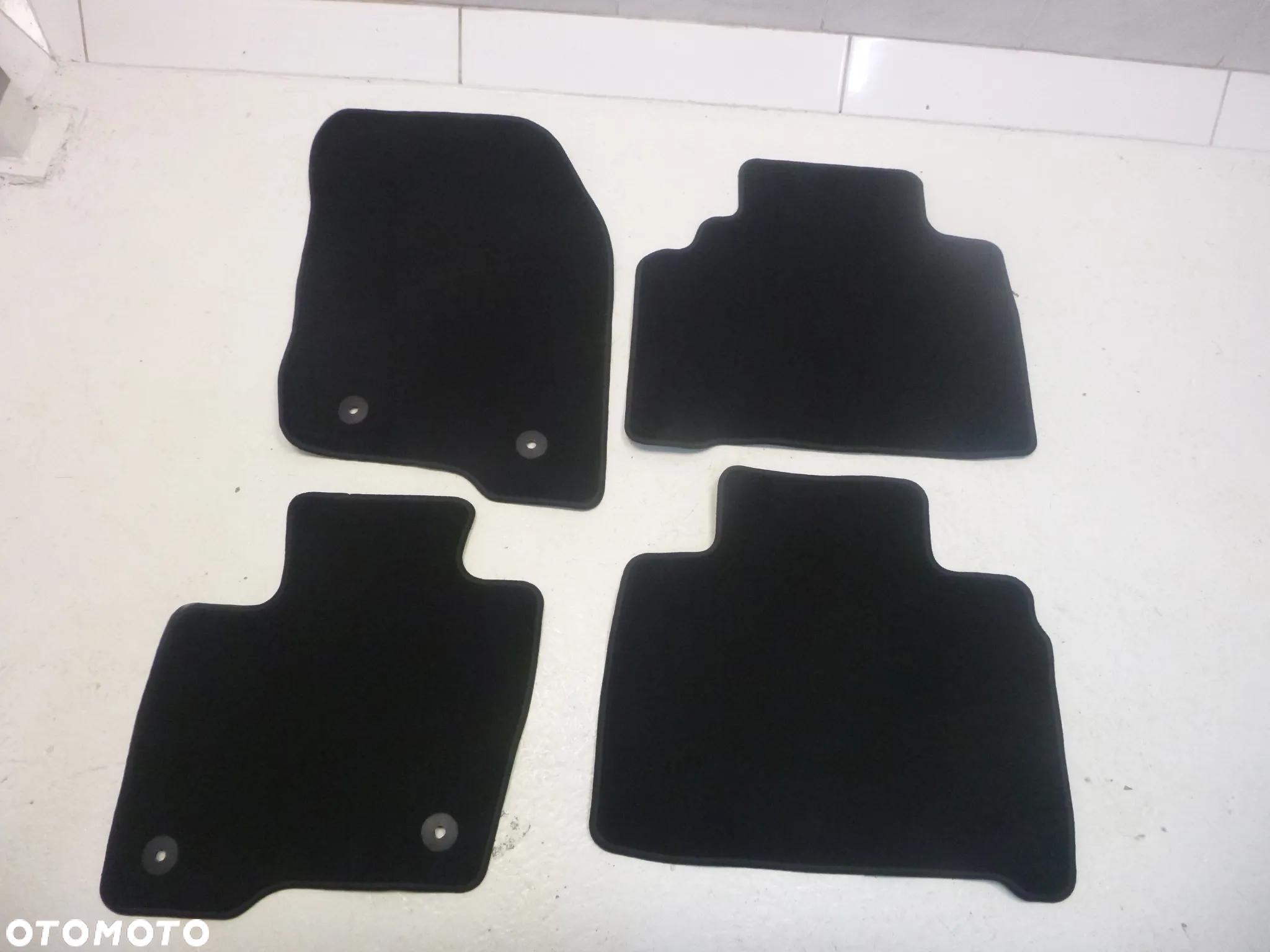 DYWANIKI WYCIERACZKI WELUROWE FORD MONDEO 5 V - 2