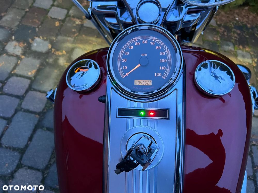 Harley-Davidson Touring Road King - 14