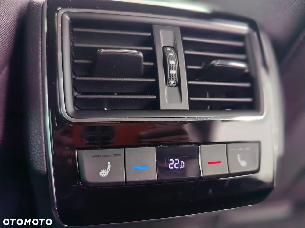 Skoda Superb 2.0 TDI SCR Sportline DSG - 21