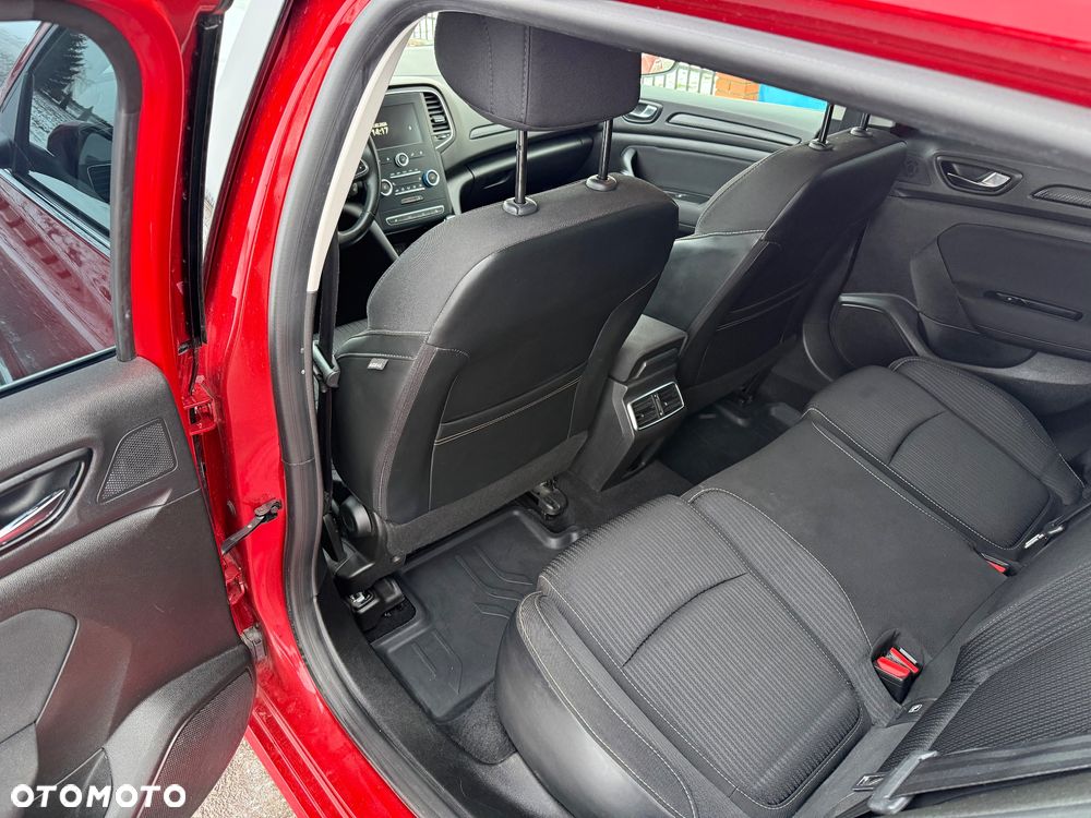 Renault Megane TCe 140 GPF BUSINESS EDITION - 17