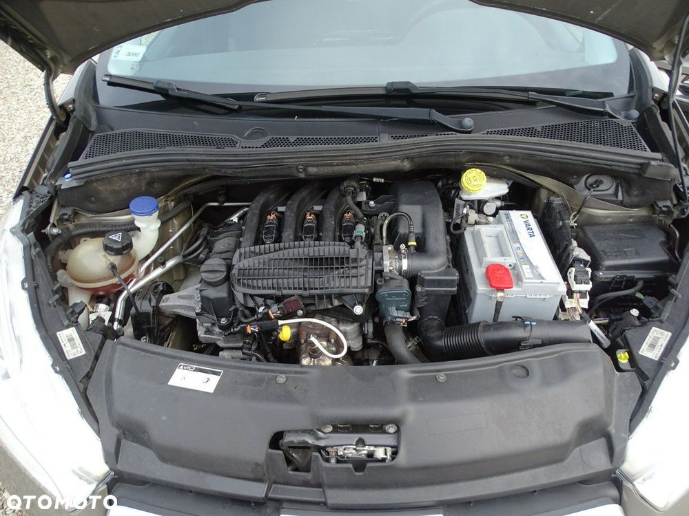 Peugeot 208 - 16