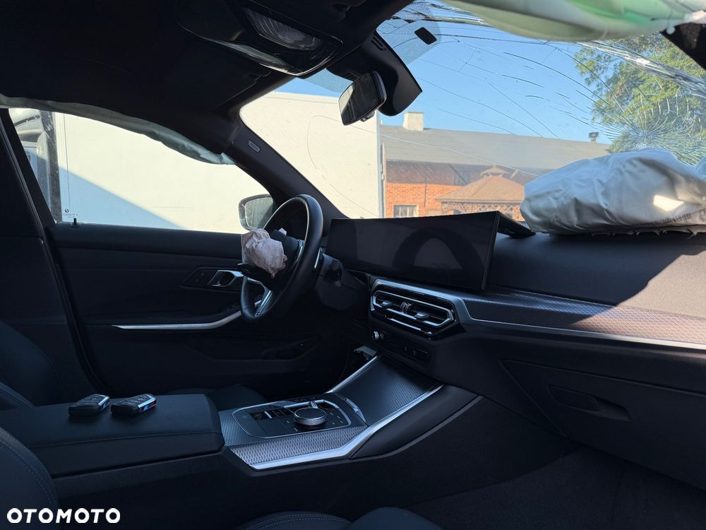 BMW Seria 3 330e PHEV xDrive M Sport Edition sport - 10