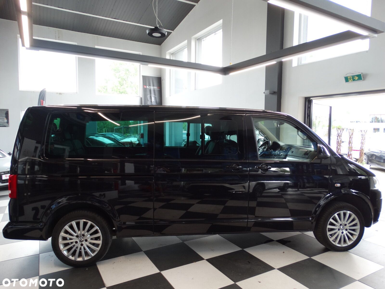 Volkswagen Multivan - 9