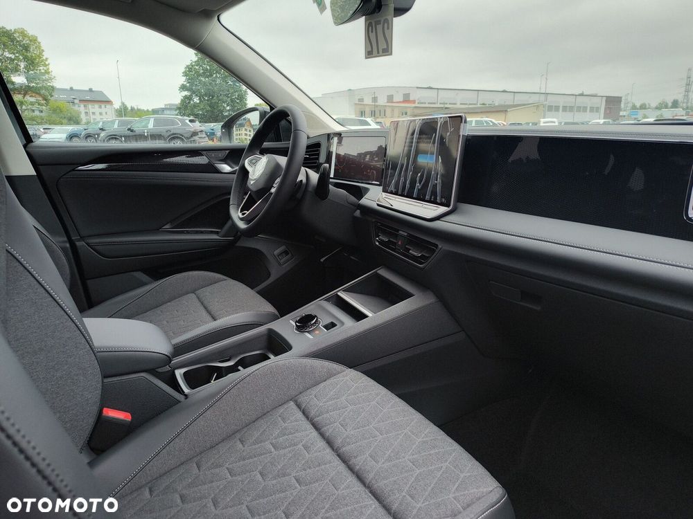 Volkswagen Tiguan - 10