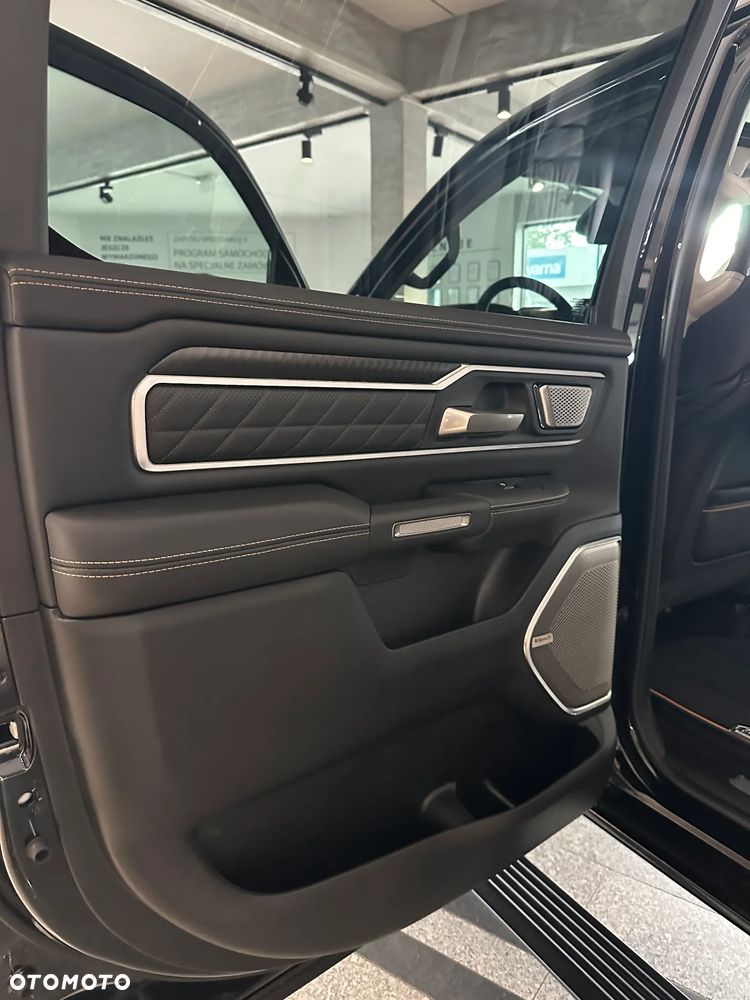 RAM 1500 Tungsten - 28