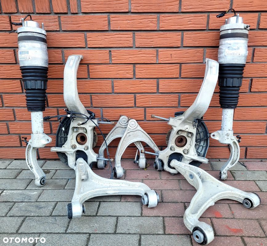 MASERATI LEVANTE AMORTYZATOR ZWROTNICA WAHACZ 06701068720 06701068730 - 1