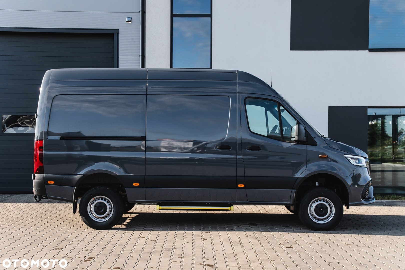 Mercedes-Benz Sprinter - 9