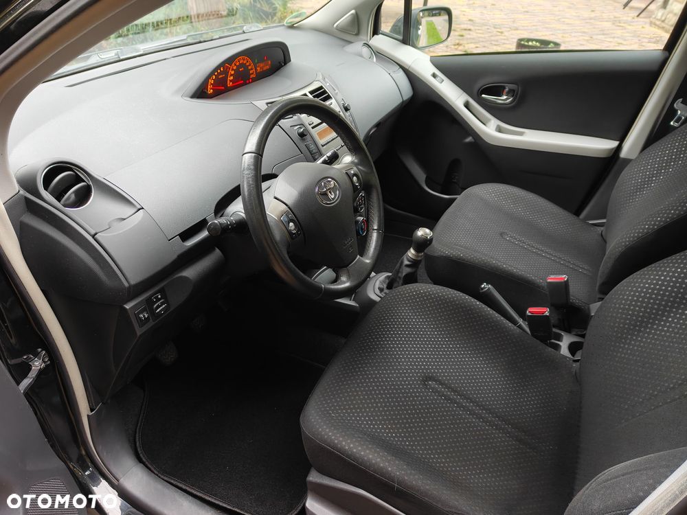 Toyota Yaris - 19