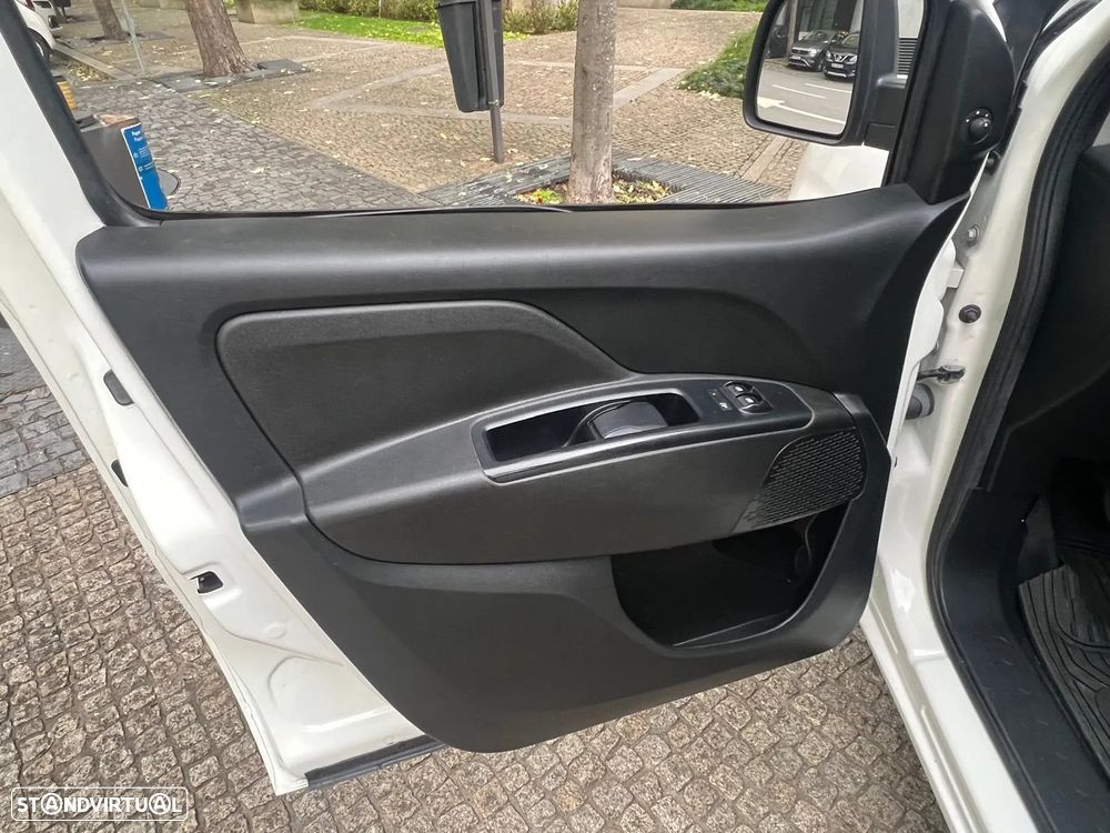 Fiat Fiat Doblo 1.3Multijet  3Lug. C/IVA DEDUTIVEL - 17
