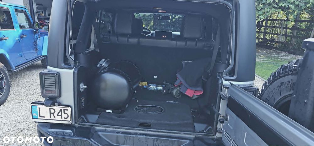 Jeep Wrangler - 9
