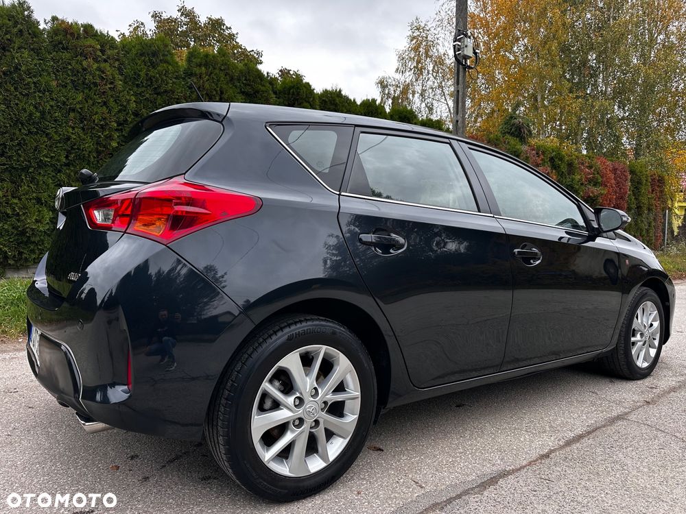 Toyota Auris 2013 photo 4
