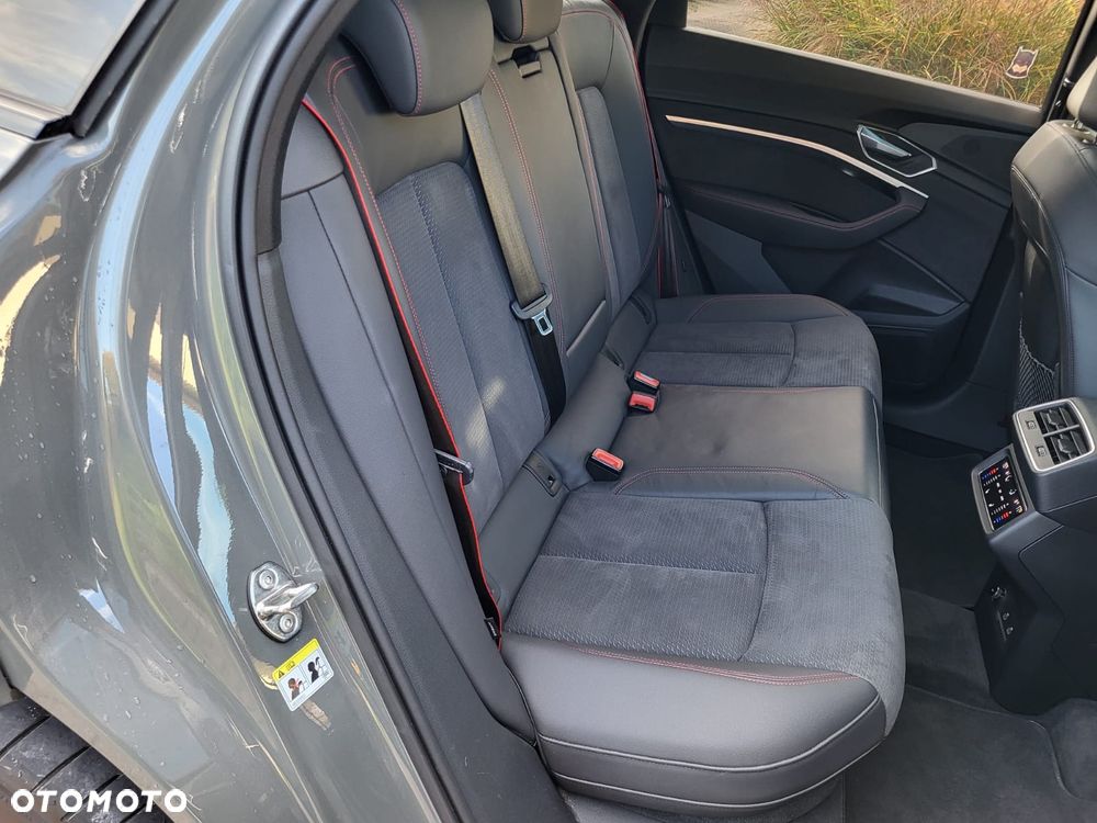Audi Q8 e-tron 55 quattro S line - 16