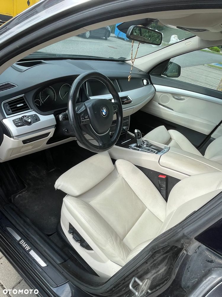 BMW 5GT - 5