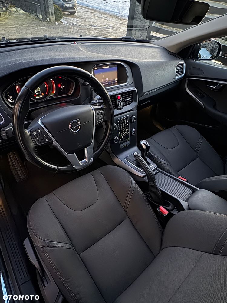 Volvo V40 Cross Country D2 Momentum - 25