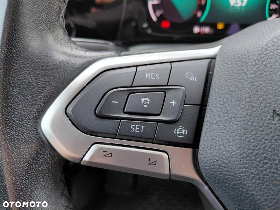 Volkswagen Golf - 18
