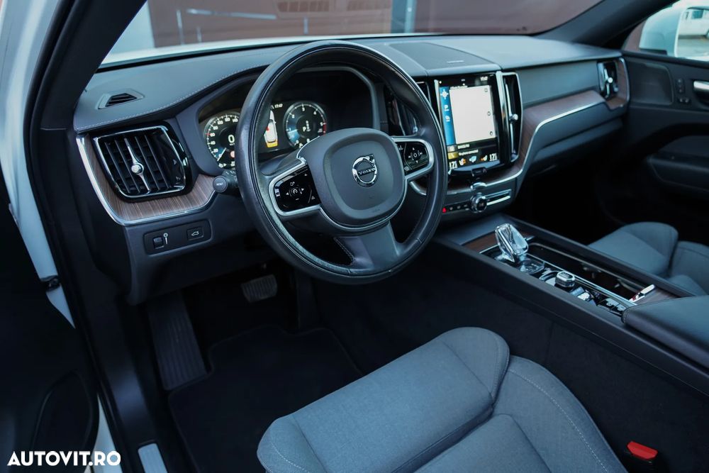 Volvo XC 60 B4 MHEV AT8 AWD Inscription - 16
