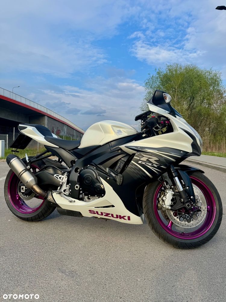 Suzuki GSX-R - 1