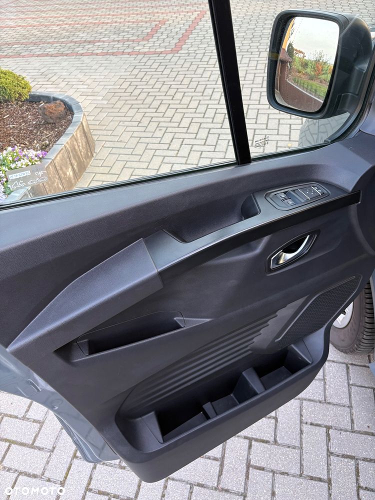 Renault Trafic 2.0 dCi - 10