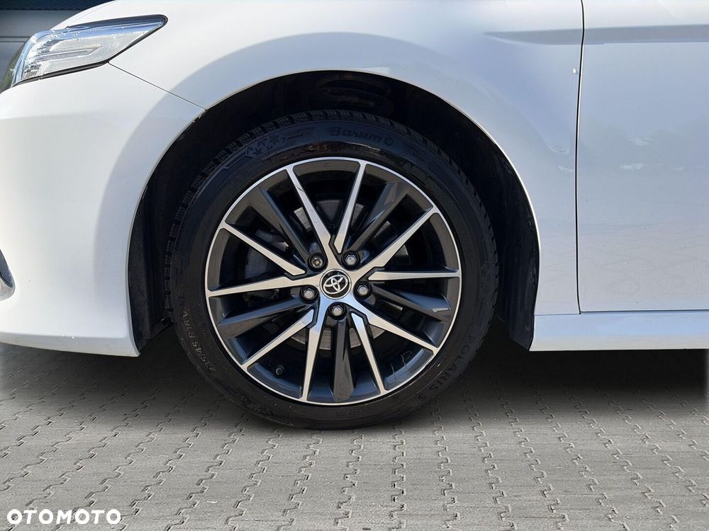 Toyota Camry 2.5 Hybrid Executive CVT - 28