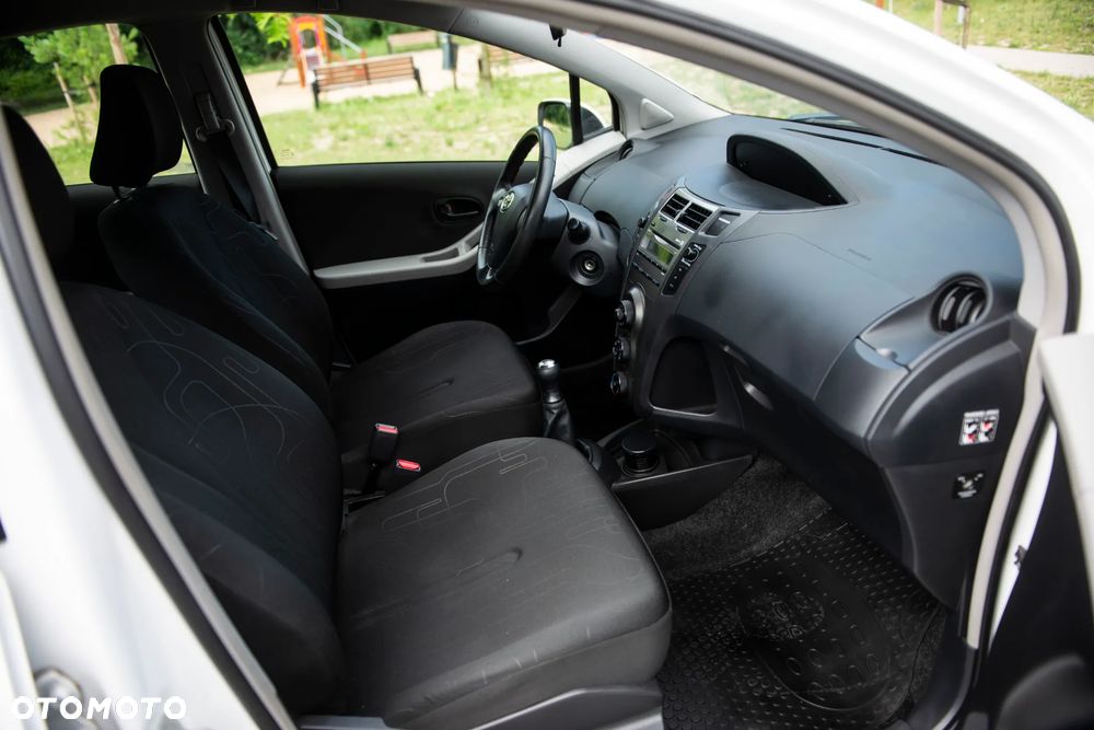 Toyota Yaris 1.0 VVT-i Cool - 25