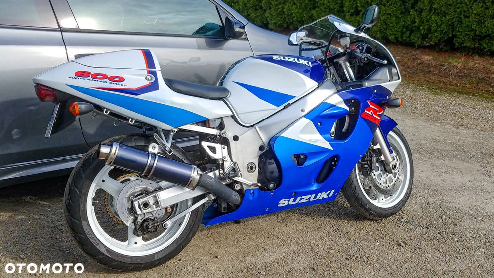 Suzuki GSX-R - 1