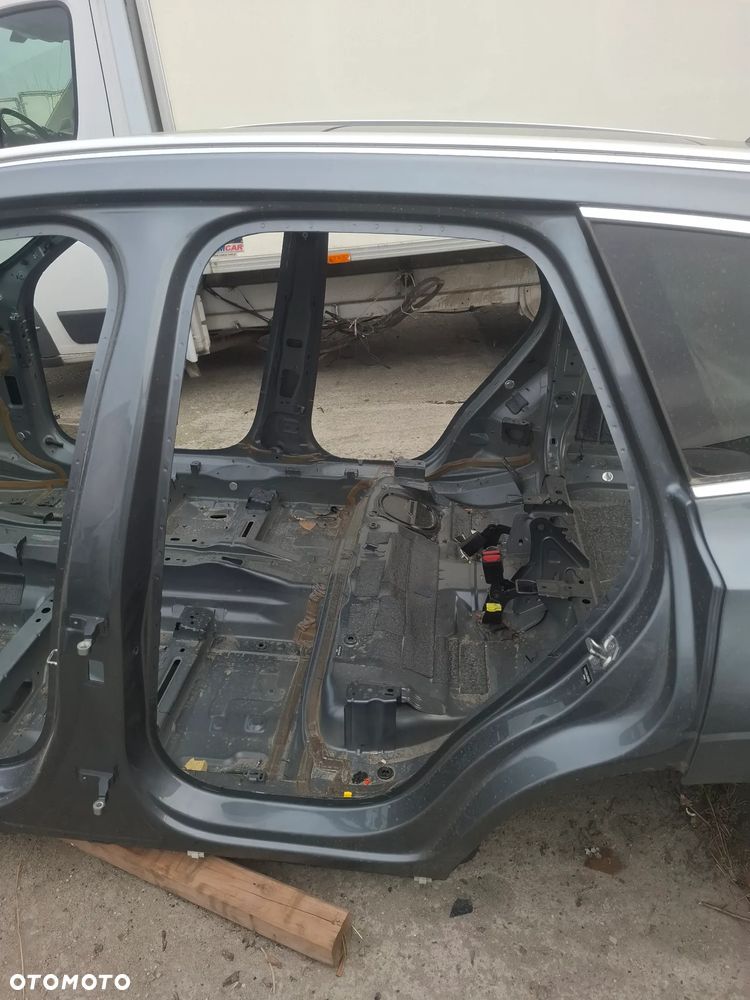 Volvo XC60 II Cała karoseria ćwiartka przod tył szyby komplet kod lakieru 714 - 10