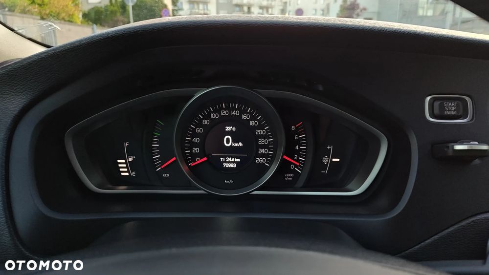 Volvo V40 - 18