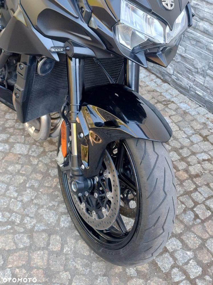 Kawasaki H2 - 12
