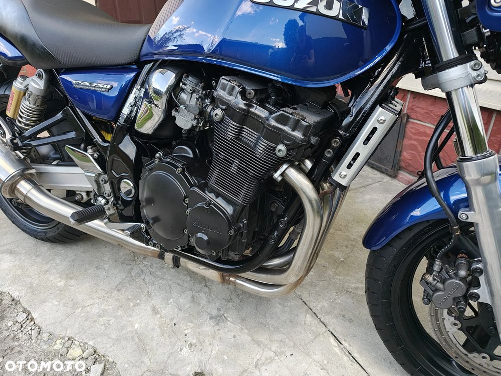 Suzuki GSX - 7