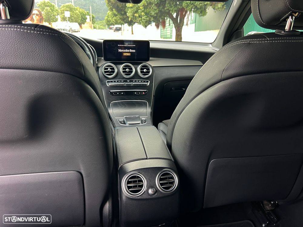 Mercedes-Benz GLC 300 de 4Matic 9G-TRONIC AMG Line Plus - 26