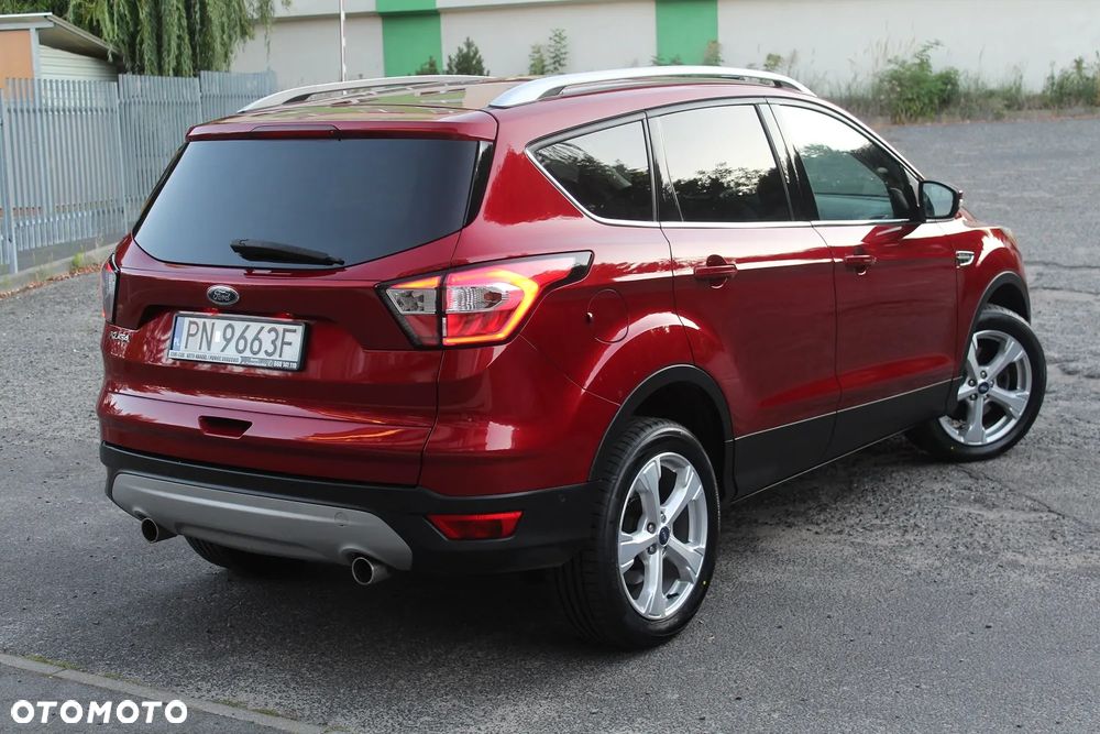 Ford Kuga 2.0 TDCi 2x4 Titanium - 4