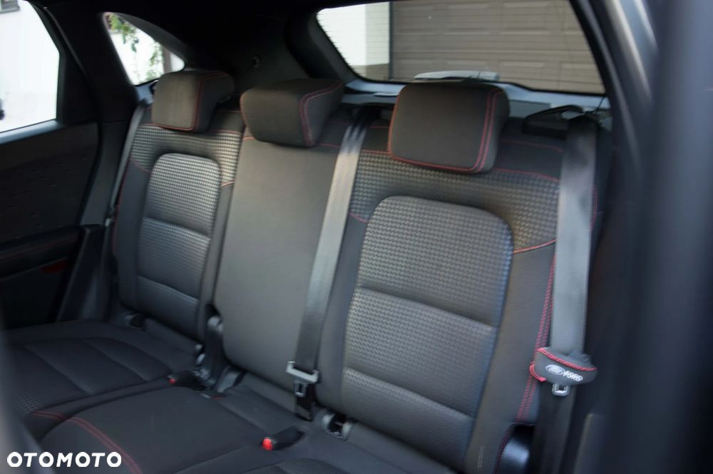 Ford Kuga 2.5 Duratec FHEV ST-LINE - 36