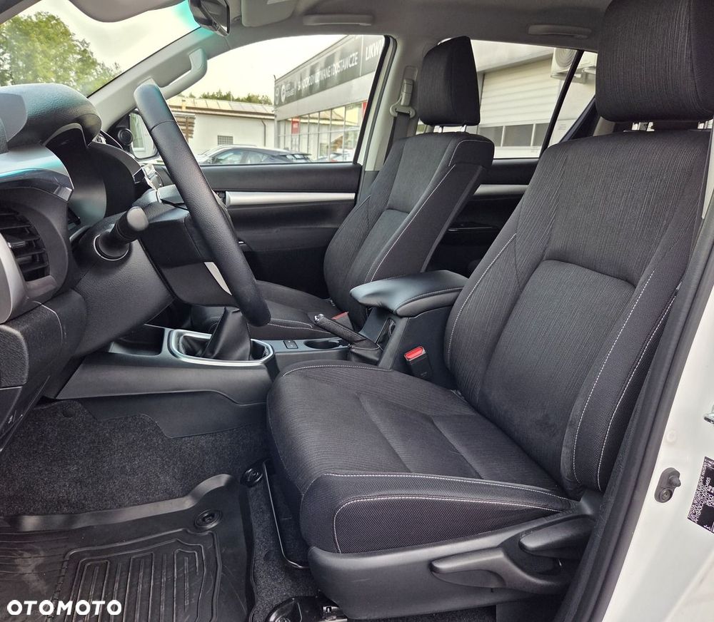 Toyota Hilux 2.8 D-4D Double Cab SR5 4x4 - 35