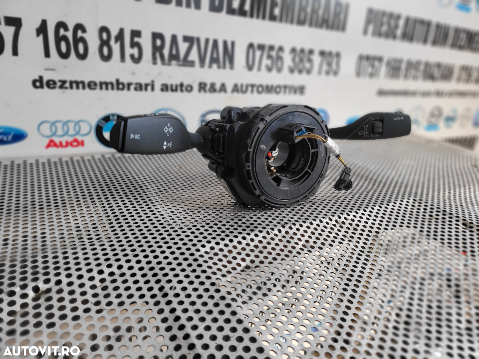 Ansamblu Banda Spira Spirala Volan Airbag SZL Maneta Semnalizare Stergatoare Bmw X3 F25 X4 F26 X5 X6 F15 F16 Volan Stanga Cod 6827375 Dezmembrez Bmw X4 F26 2.0 D Motor B47 Xdrive 4x4 Volan Stanga Bi-Xenon - 2