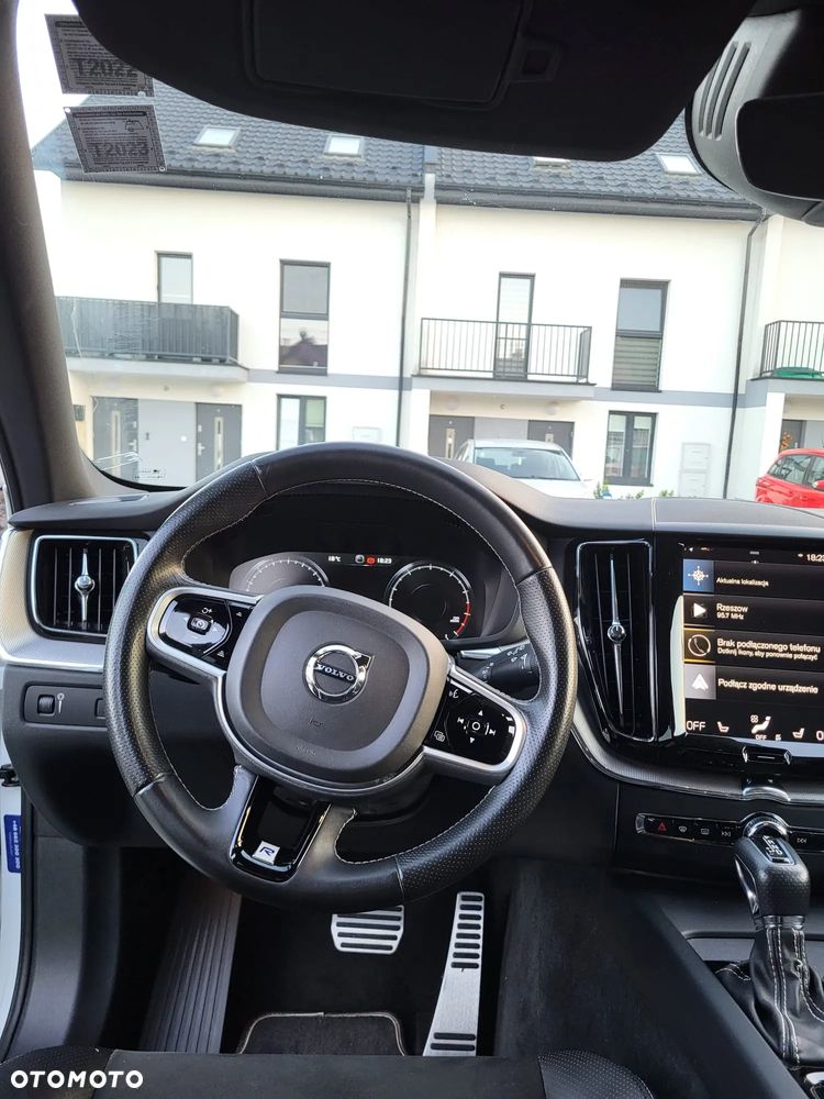 Volvo XC 60 T5 R-Design - 13