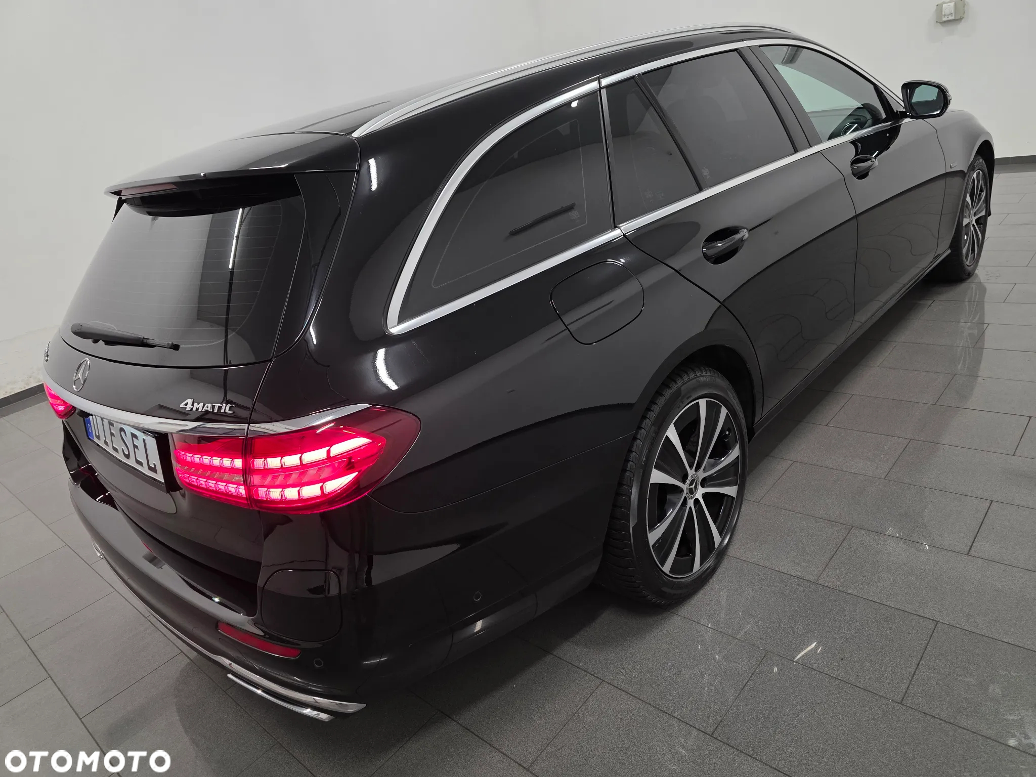Mercedes-Benz Klasa E 300 de 9G-TRONIC Exclusive - 6