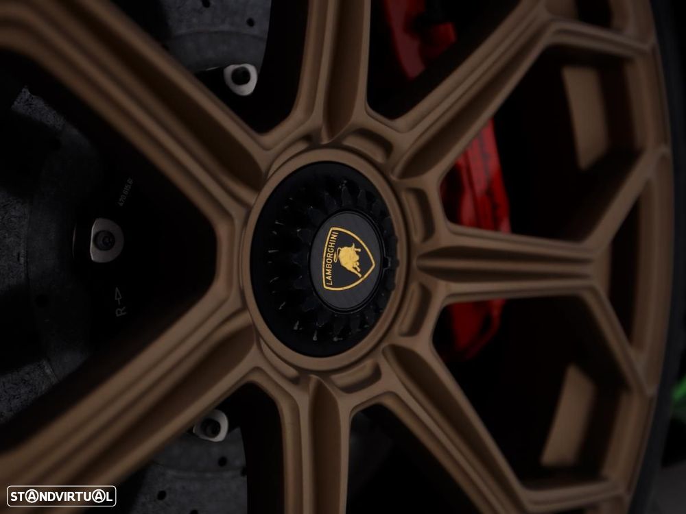 Lamborghini Aventador SVJ - 25