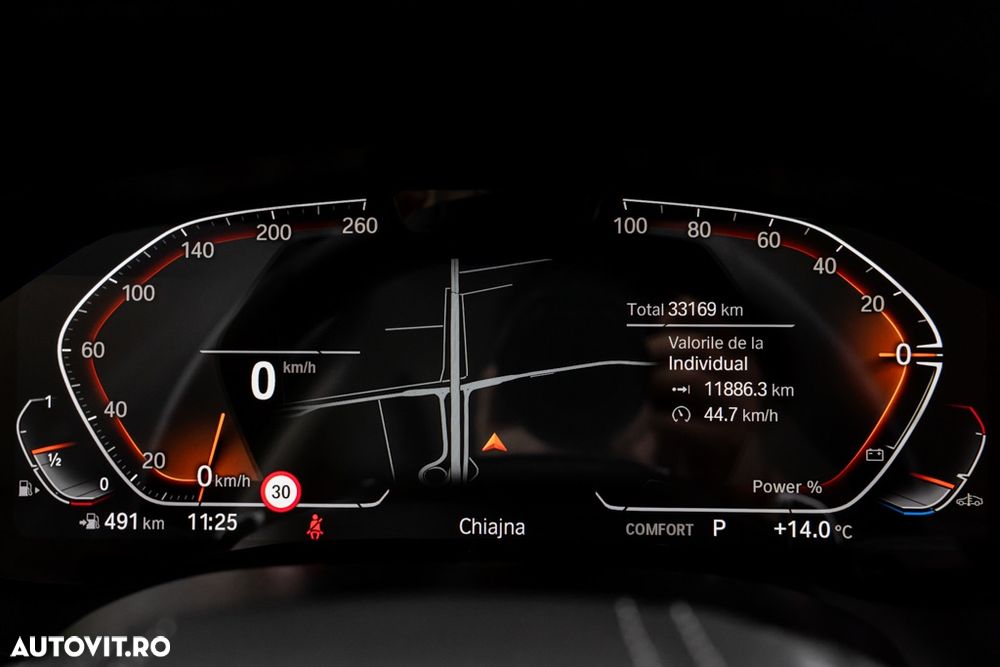 BMW Seria 5 530i xDrive AT MHEV - 11